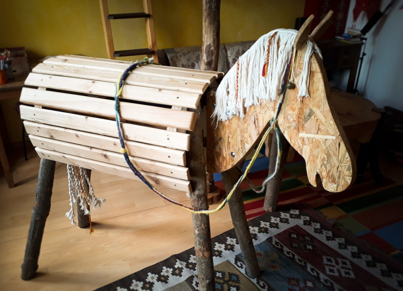 Naturholz-Möbel – Naturholztischlerei Wurmstich